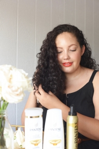 Tanesha Awasthi (formerly known as Girl with Curves) using Pantene Pro-V Daily Moisture Renewal Shampoo, Pantene Pro-V Daily Moisture Renewal Conditioner and Maximum Hold Mousse