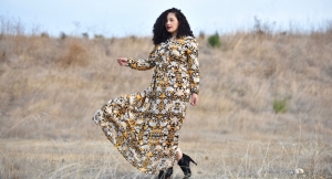 Tanesha Awasthi, also known as Girl With Curves, shares a round-up of plus size long sleeve maxi dresses for Fall 2016.
