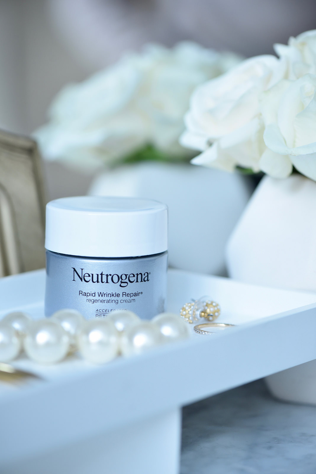 Girl with Curves Featuring Neutrogena Anti-Aging Cream skincare tips.