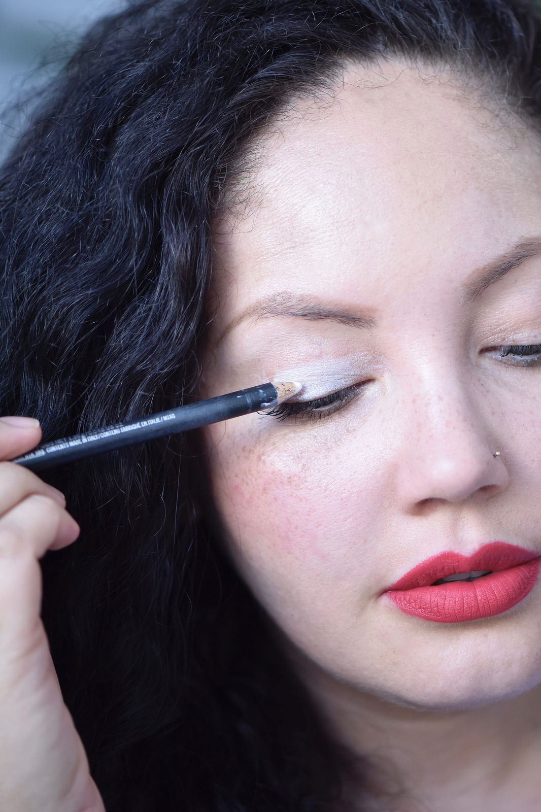 4 Ways to Use White Eyeliner via @GirlWithCurves