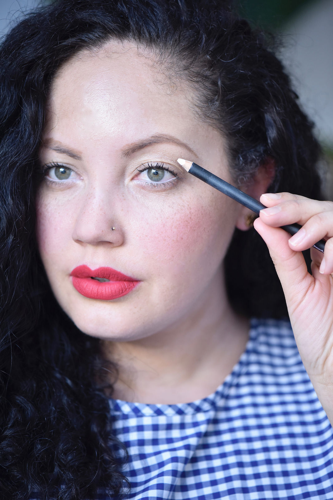 4 Ways to Use White Eyeliner via @GirlWithCurves