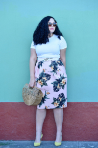 How to Wear Tropical Print When You Aren't on Vacation via @GirlwithCurves