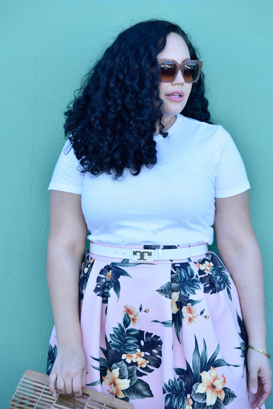 How to Wear Tropical Print When You Aren’t on Vacation via @GirlwithCurves