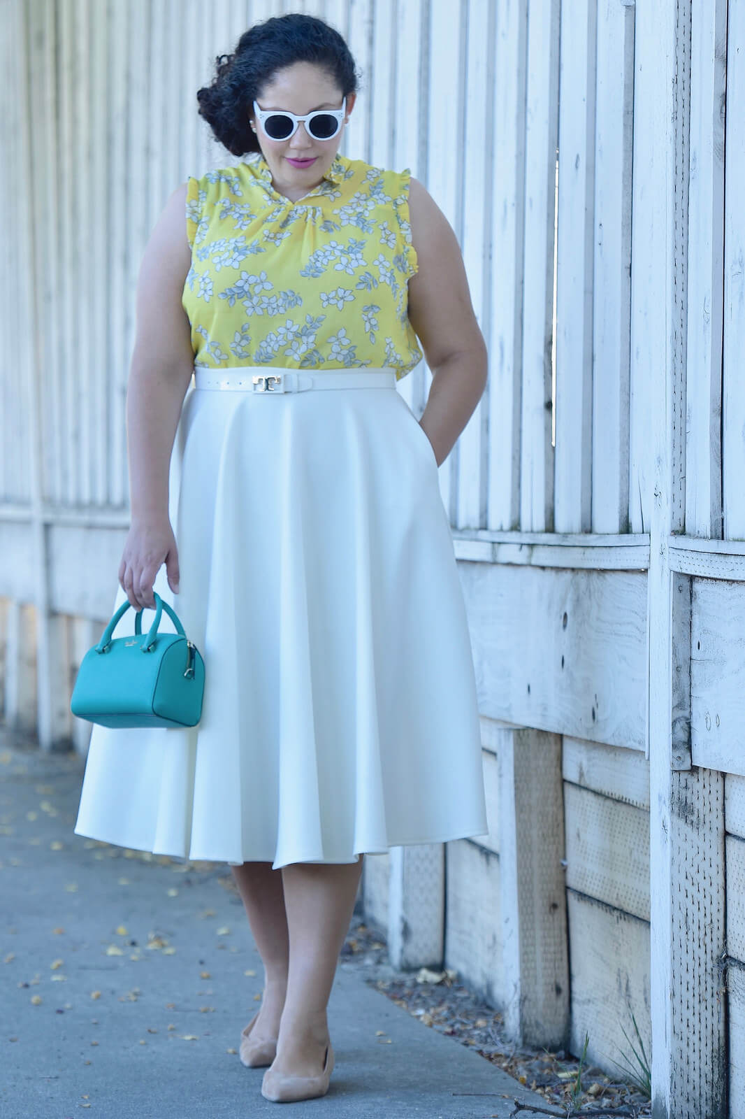 How to Find Your Perfect Shade of Yellow via @GirlWithCurves