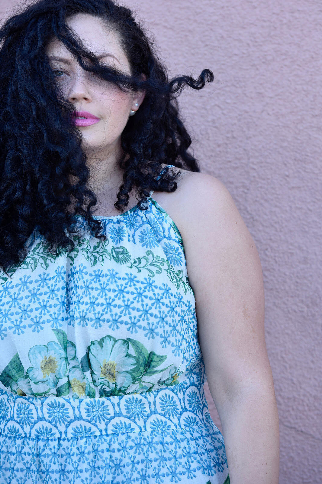 3 Natural Ways To Minimize Frizz via Girl With Curves