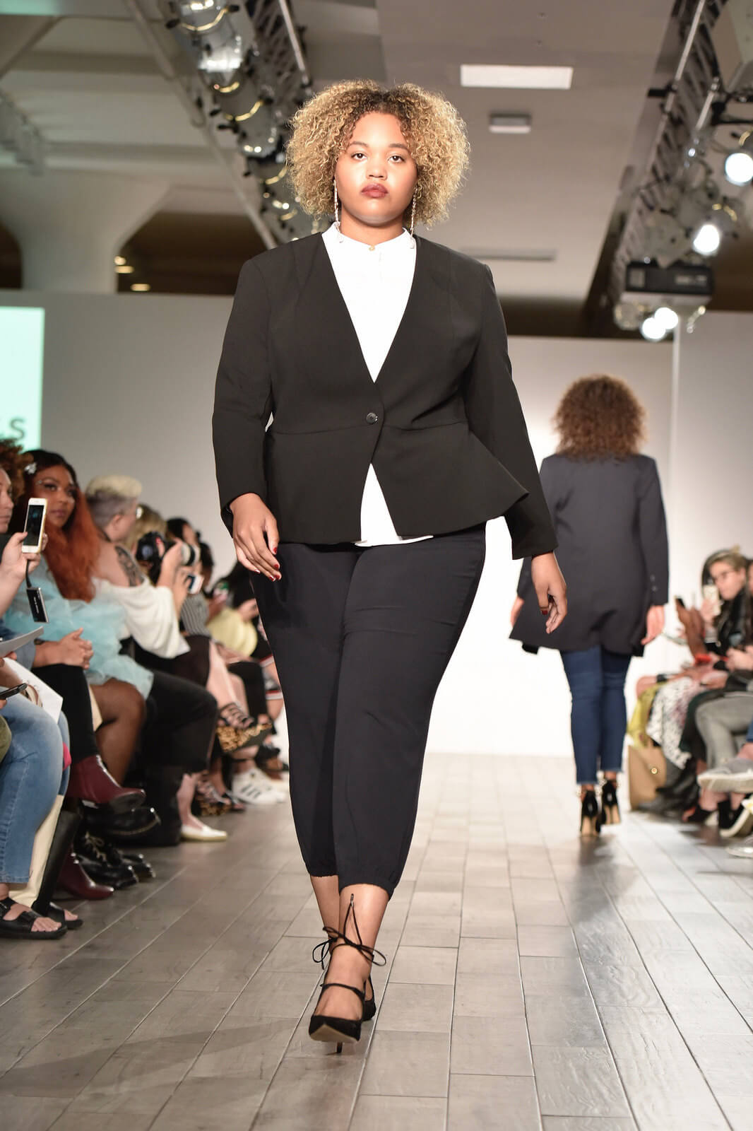 Girl With Curves Fall 2017 Runway Look 6