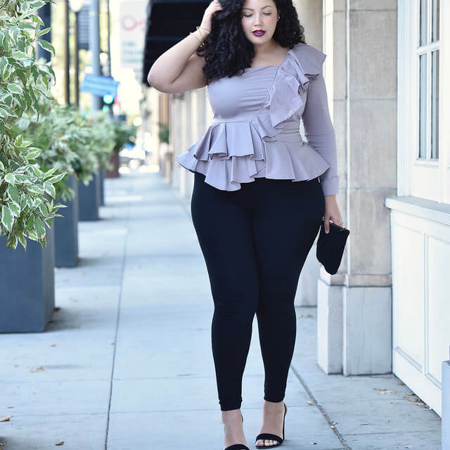 3 Easy Holiday Outfit Ideas via @GirlWithCurves #holiday #fashion #style #outfits #ruffles