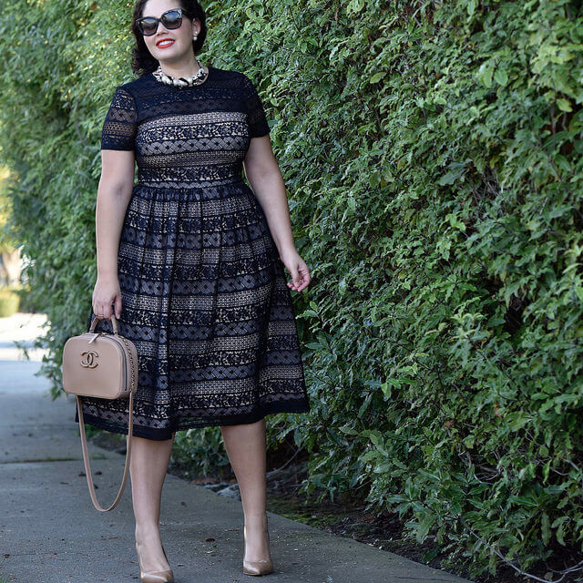 3 Easy Holiday Outfit Ideas via @GirlWithCurves #holiday #fashion #style #outfits #lace #lacedress