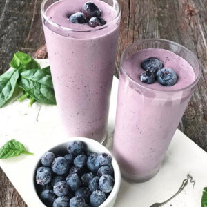 3 Meal Replacement Smoothies That Are Healthy And Delicious Via @GirlWithCurves #fitness #wellness #mealideas #bopo #food #momhacks 4