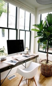 5 Inexpensive Ways To Refresh Your Workspace via @GirlwithCurves #decor #workspace #officespace #officedecor #office