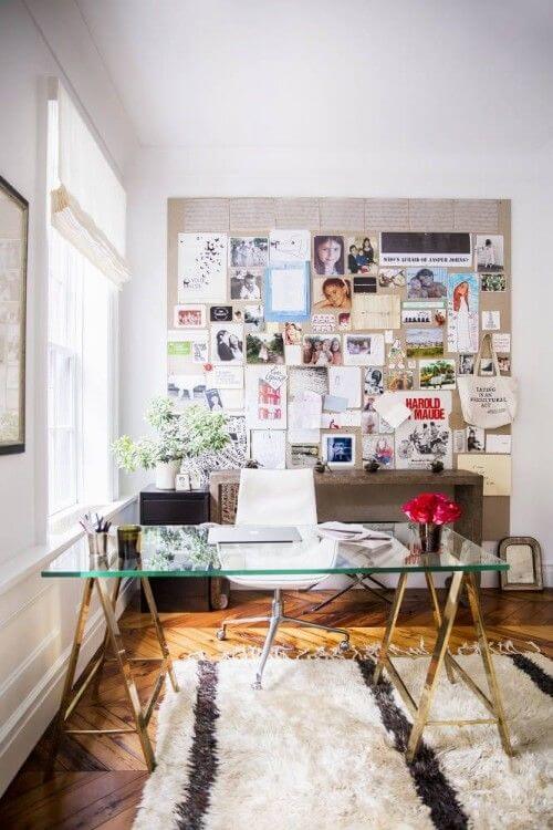 5 Inexpensive Ways To Refresh Your Workspace via @GirlwithCurves #decor #workspace #officespace #officedecor #office