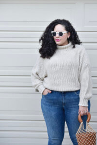 A Comfy outfit that's still stylish via @GirlWithCurves #fashion #outfits #style #mom #curvy