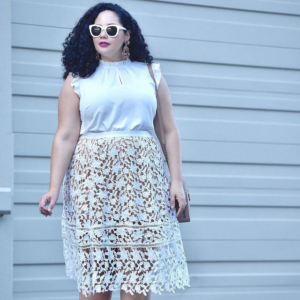 How to Dress Modestly and Stylish via @GirlWithCurves #style #tips #fashion