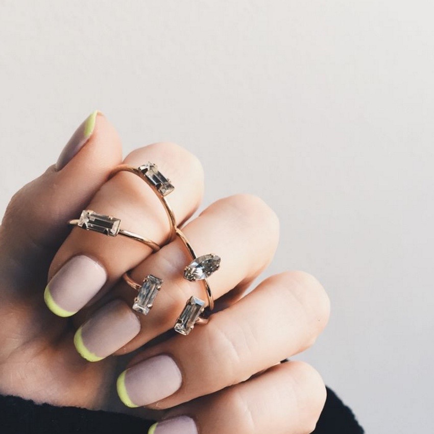 Fresh Manicure Ideas for Spring via @GirlWithCurves #style #nails #manicure
