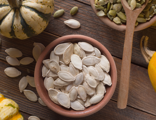 Why Pumpkin Seeds Should Always Be In Your Snack Stash Via @GirlWithCurves #wellness #health