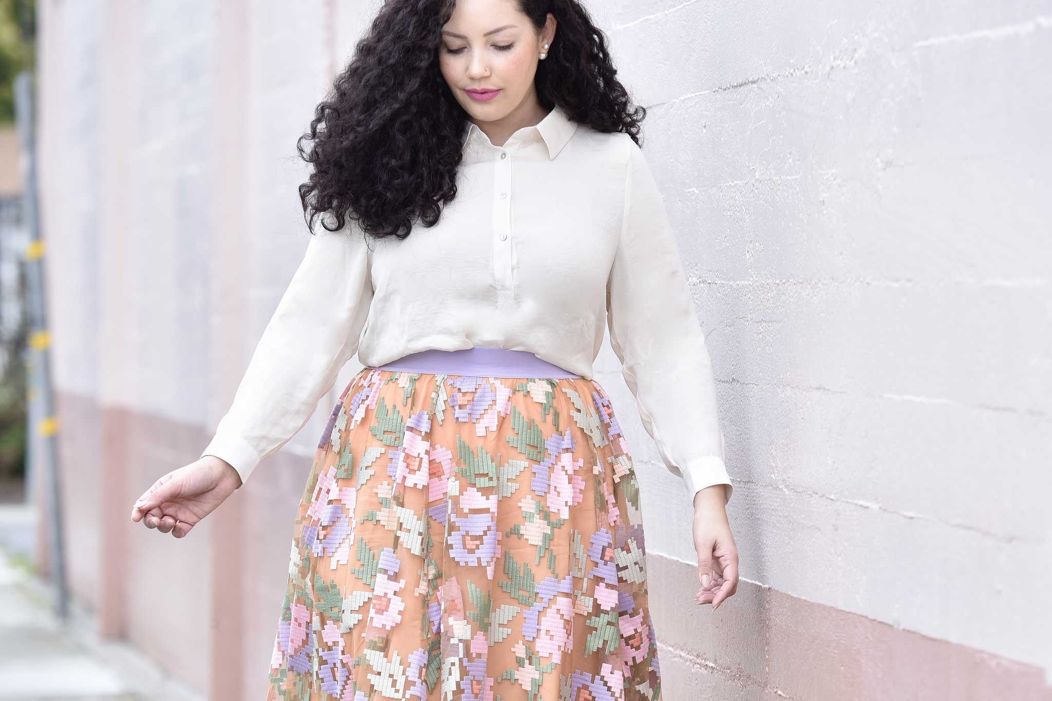 This Pastel Skirt Belongs In Your Spring Wardrobe Via @GirlWithCurves #outfits #blogger #plussize #anthropologie.