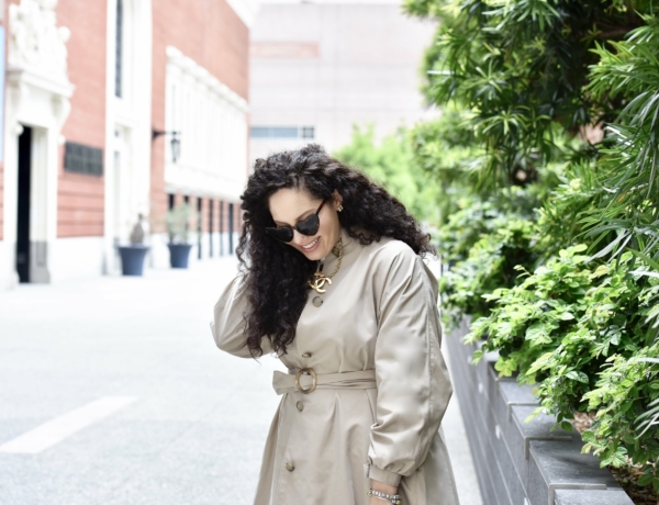This Trench Is The Ultimate Wardrobe Essential Via @GirlWithCurves #outfits #style #trench #fashion