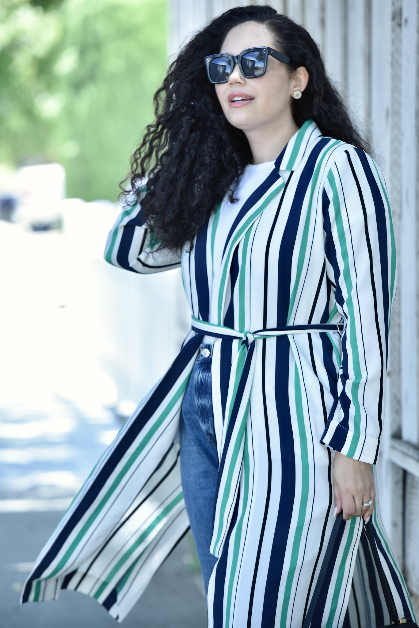 Wardrobe Must-Have- Soft, Summer Duster via @GirlWithCurves #boyfriend #jeans #trench #summer #stripes.