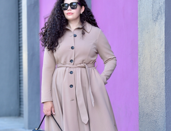 This Trench Dress Is Super Versatile Via Girl With Curves #plussizefashion #curvyfashion #girlwithcurves #trench #skinny #jeans #flats