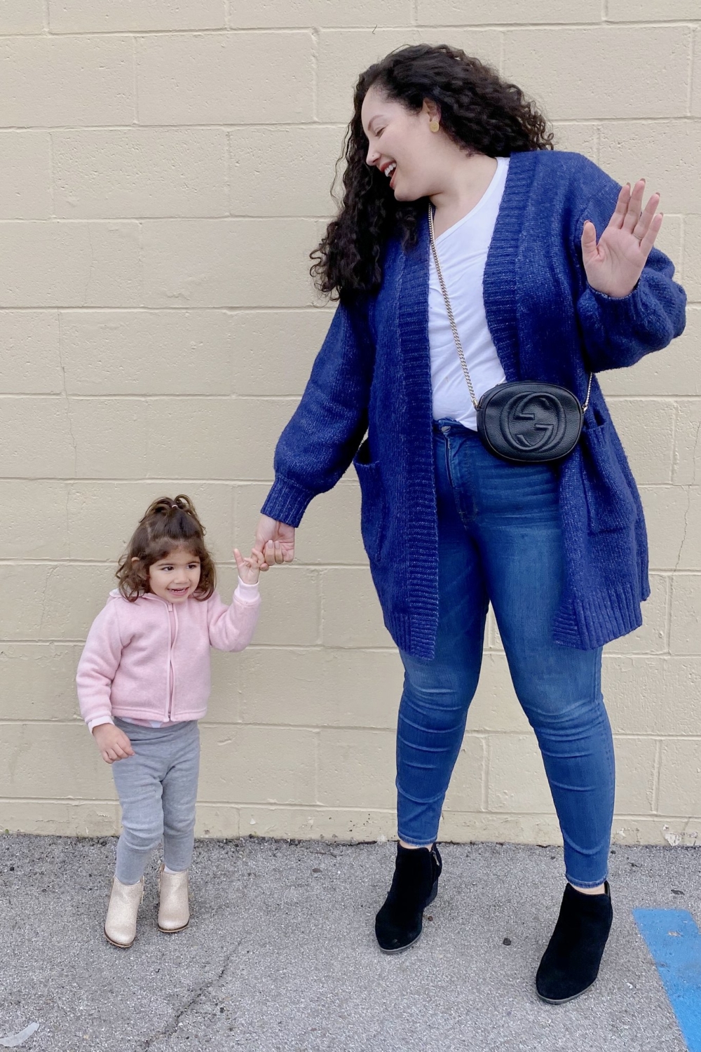 Mom Style: Casual Weekend Edition via Girl With Curves #momstyle #curvyconfidence #bodypositive #plussizefashion #curvyoutfits