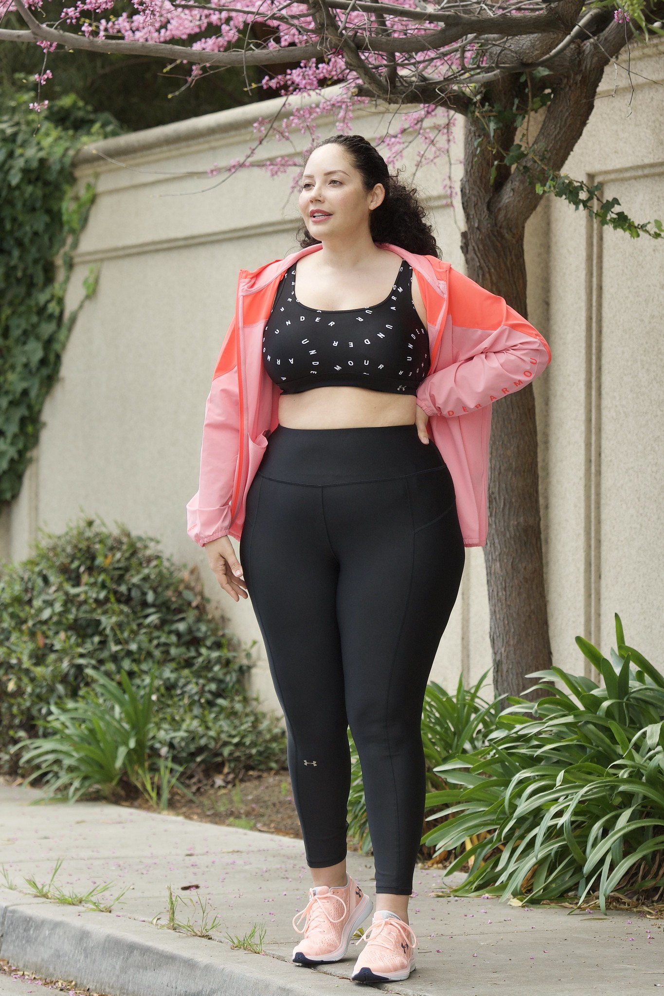 3 Must-Have Legging Styles via Girl With Curves #bodypositive #curvyfashion #plussize #leggings