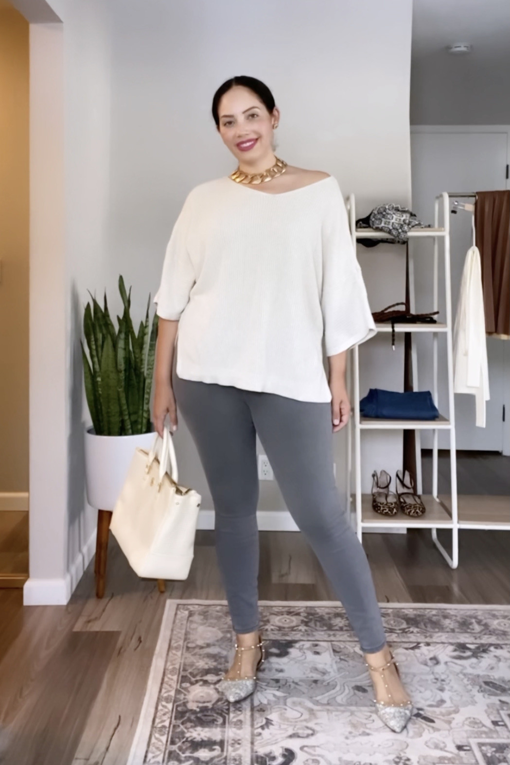 4 Ways to Style the Girl With Curves Tunic Sweater